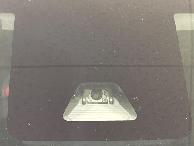【トヨタセーフティセンス】走行中に前方の車両等を認識し、衝突しそうな時は警報とブレーキで衝突回避と被害軽減をアシスト。より安全にドライブをお楽しみいただけます。