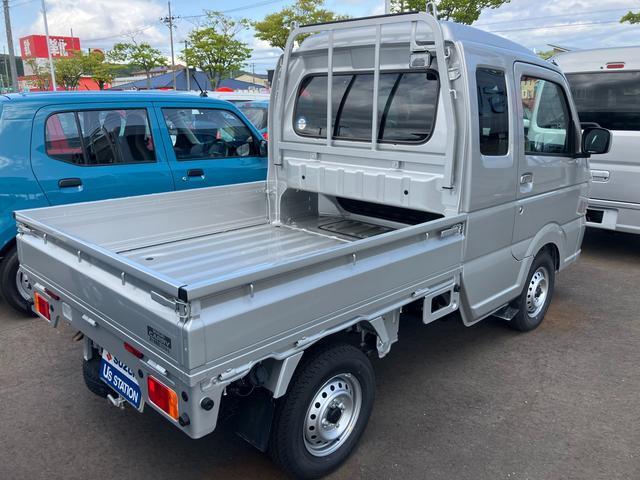 ボディカラーは、シルキーシルバーメタリック☆