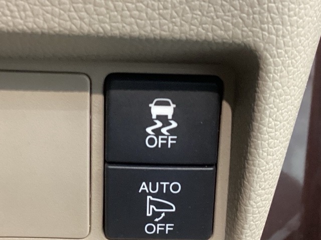 横滑り防止装置がついています。いざという時に安心ですね。