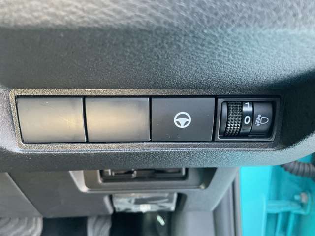 各スイッチ類は運転席右側にまとまっております♪