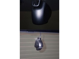 もしもの衝突の時、あなたの走行状態をしっかりと記録するドライブレコーダーも付いているので、万が一の時にも安心です。また前方だけではなく後方も録画するので更に安心感が広がります！