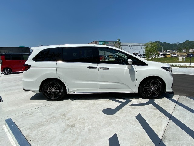 中古車の基本保証（期間は1年間・走行距離は無制限）のホット保証がついております。安心してご購入ください。※中古車保証は車両価格￥400.000-以上からになります。
