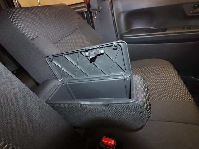 全国のお客様に向けて販売可能です。インターネットを主とした販売台数が約半数のお店です♪日本全国どの地域にも納車可能です♪掲載画像ではわからない傷、程度のご説明、気になる箇所の追加写真の案内も可能です♪