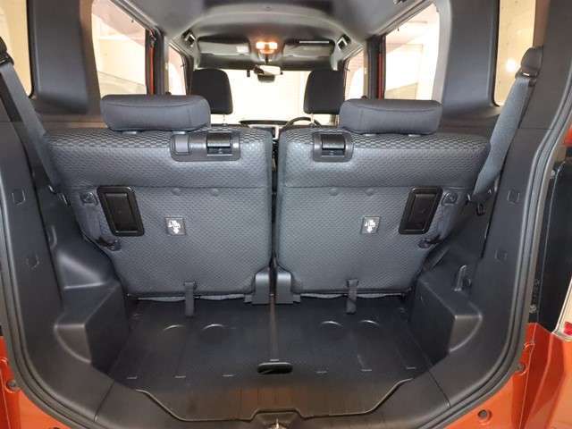 売る側が「キレイ」と言うのは当たり前。誰もが綺麗なお車を選びたいはず！当店では全車両が展示される前にクリーニング済みです♪（登録済未使用車は除く）だからこそ自信を持って「キレイ」と言わせて頂きます♪