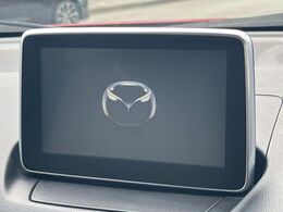 【メーカー純正ナビ】インテリアに溶け込むスタイリッシュな「専用設計」メーカーナビを装備♪視認性や操作性など基本性能にも優れ、より上質なカーライフをお楽しみいただけます。