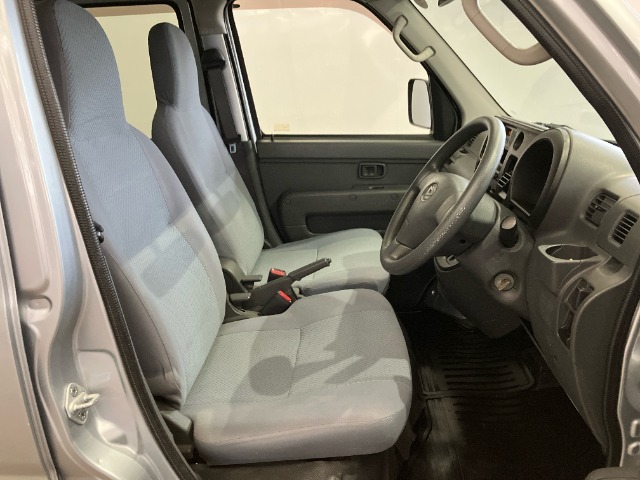 【禁煙表記について】タバコの臭いは感じられませんが、その他車内のニオイに関しては個人の主観となる為、実車確認の際に確認して頂いております。ご了承お願い致します。