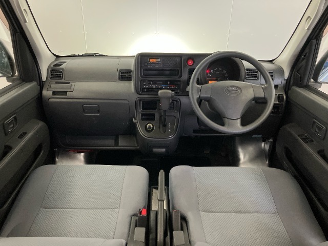 ★専門スタッフが真心込めて内外装の隅々まで徹底的にクリーニングを実地★もちろん除菌抗菌しております！！ ☆キレイな状態でご納車させていただきます☆