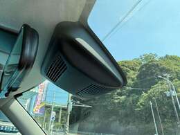 デュアルセンサーブレーキサポートII。右左折時の歩行者や自転車、右折時の自動二輪車も検知する、衝突被害軽減ブレーキ。