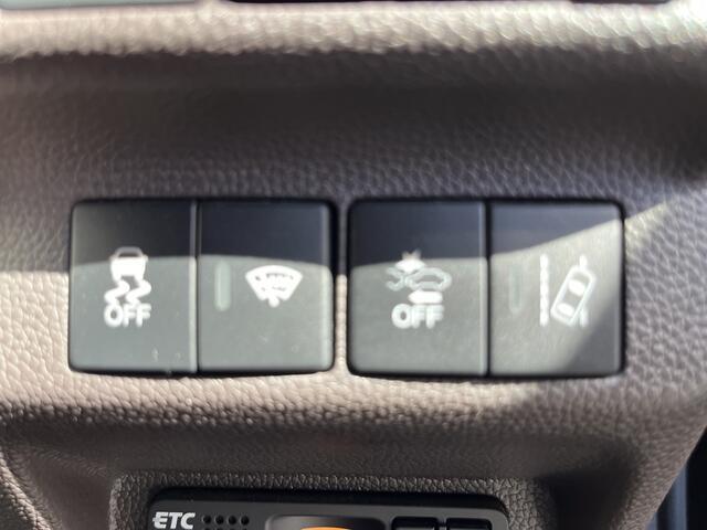 購入されたお車は担当者が車内車外と清掃してお渡しになりますが、有料でボディコーティングやホイル足廻り洗浄などもご用意しておりますのでお気軽にご相談ください！！