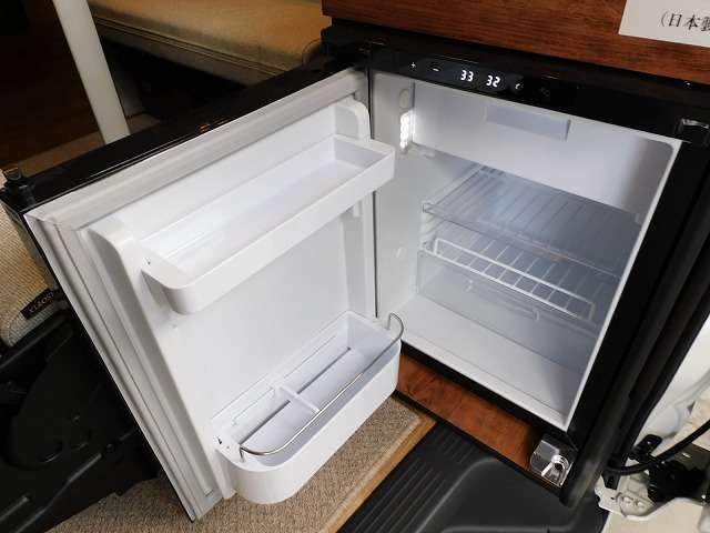 DC式冷蔵庫標準装備！