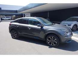 弊社ポリシーとして、全中古車、お忙しく実車確認できないお客様のために実車確認頂かなくとも安心して購入頂けるクオリティを目指して仕上げております。全国のディーラーで保証が受けられます！