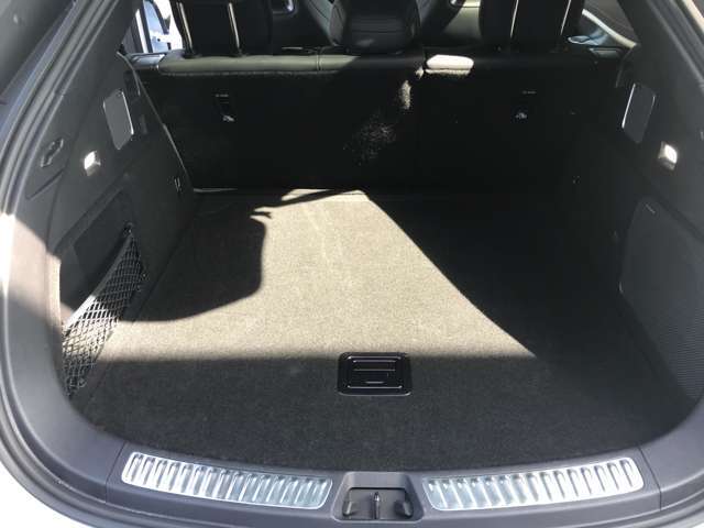 ラゲッジ容量は500L。日常使いからレジャーまで、しっかり積める収納力