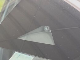 【インテリジェントエマージェンシーブレーキ】フロントカメラで前方の車両や歩行者を検知。衝突しそうな時は衝突被害軽減ブレーキが作動、衝突回避をサポート。より安全にドライブをお楽しみいただけます。