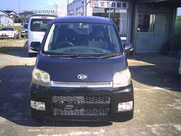 当社は値段は格安車でも整備は勿論の事、外装の傷の修理や内装仕上げなどやれる限りユーザー目線で車を仕上げています。勿論リーズナブル車ですのでやれる限度はありますがぜひ実車をご覧ください