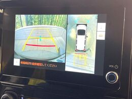 【パノラミックビューモニター】専用のカメラにより、上から見下ろしたような視点で360度クルマの周囲を確認することができます☆死角部分も確認しやすく、狭い場所での切り返しや駐車もスムーズに行えます。
