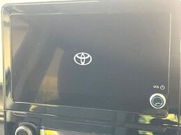 【ディスプレイオーディオ】お持ちのスマホやMP3プレイヤーとの無線接続で音楽再生が可能！コードで繋ぐわずらわしさも無く、手軽にお気に入りの音楽を楽しめます。