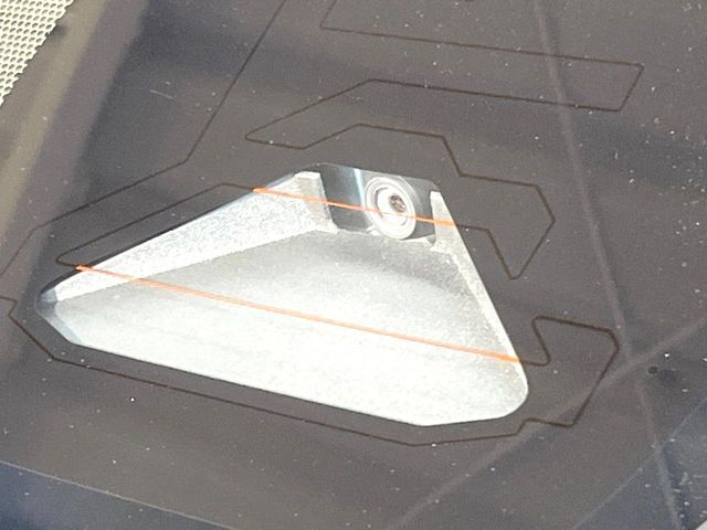 【トヨタセーフティセンス】走行中に前方の車両等を認識し、衝突しそうな時は警報とブレーキで衝突回避と被害軽減をアシスト。より安全にドライブをお楽しみいただけます。