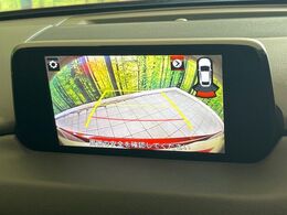 【バックカメラ】駐車時に後方がリアルタイム映像で確認できます。大型商業施設や立体駐車場での駐車時や、夜間のバック時に大活躍！運転スキルに関わらず、今や必須となった装備のひとつです！