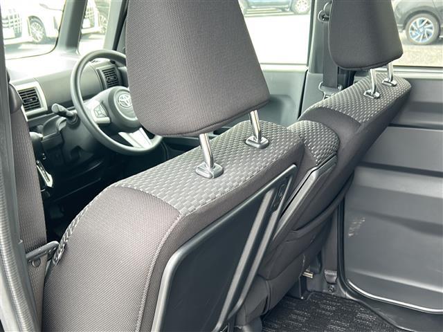 【フロアマット】車内を綺麗に保つのには必須のアイテムです。当店ではフカフカな新品マットも絶賛取り扱い中！ぜひご相談くださいませ。