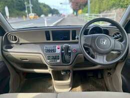 広々運転席で視界も良好です！