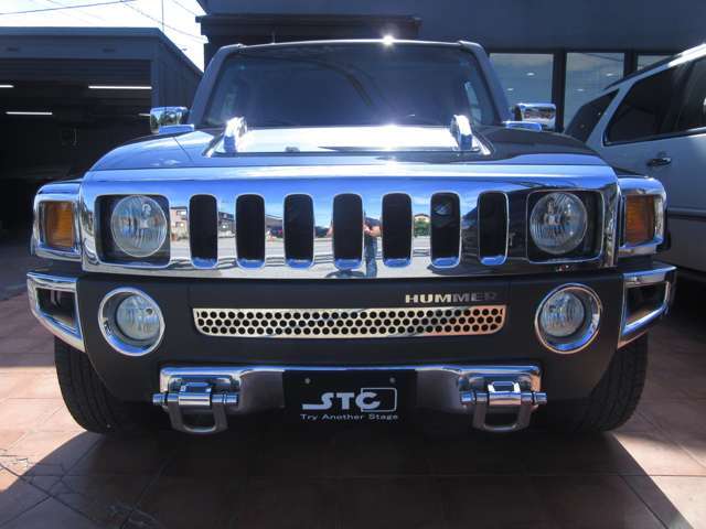 新車並行ハマーH3ラグジュアリーPK！実走行37.629MILお任せ下さい。ご希望やご質問等ございましたら、お気軽にお問合せ下さいませ。【無料ダイヤル】0078-6002-160104お客様からのご連絡お待ち申し上げております。