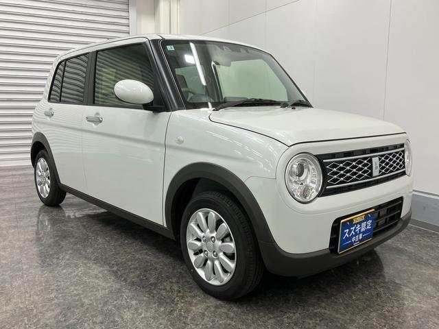 車内は内装デザインやインテリアがお部屋のような落ち着きのある空間