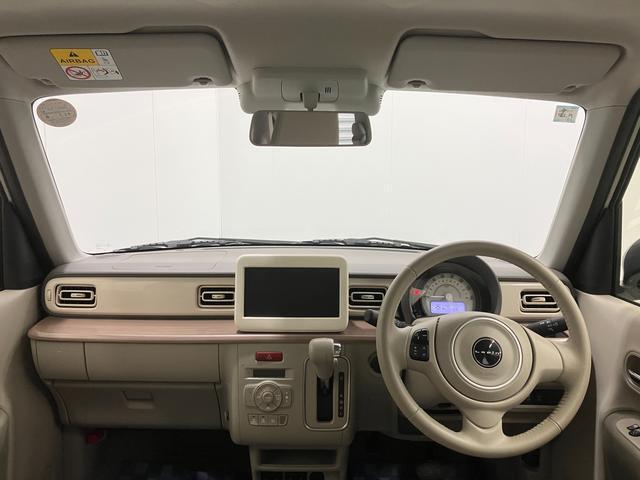 【インテリア正面】視界が広く見渡しやすく手の届く範囲にスイッチもデザインされており、とっても使いやすいです。ぜひ店頭でご覧ください。