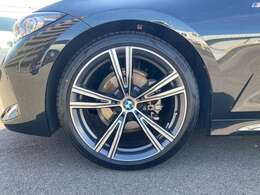 純正ナビ　全周囲モニター　コンフォートアクセス　HIFIスピーカー　メモリー機能付き電動シート　シートヒーター　パークアシスタントプラス　スポーツシート