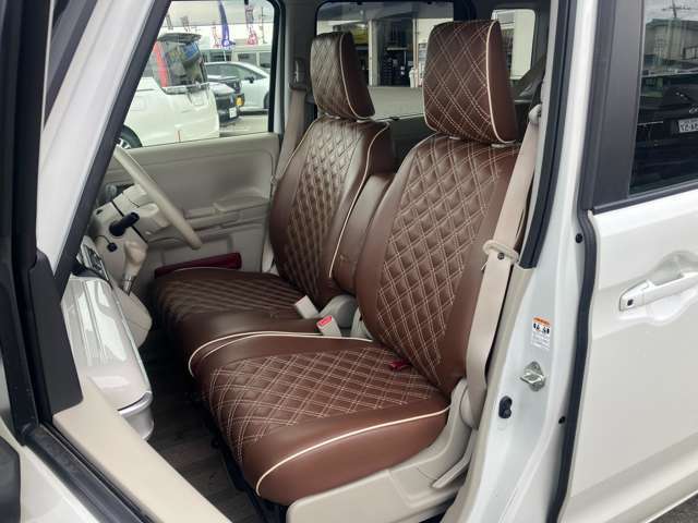 弊社ではインターネットでの遠方販売に自信があります。店頭でのご納車であれば、お車を持ち込まずに名義変更等のお手続きが出来ますので、ご近所の販売会社で購入する場合と変わらぬ諸経費にてご購入可能です♪