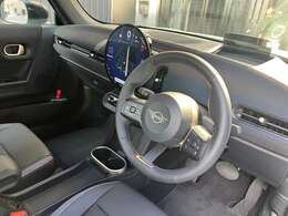 在庫車両はストックヤードにも保管してございます。あらかじめ在庫確認及びご来店日時のご連絡を頂けますと円滑なご案内が可能です。