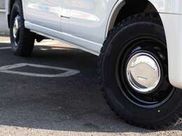 ☆メーカーオプションカラーパールホワイトIIIハイゼットカーゴ4WDターボネオキャロレトロホイールSUVタイヤ装着車入荷致しました♪走行7千キロ台の掘り出し物。プライベートにもお仕事にも活用出来る1台となります☆