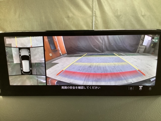狭い場所での駐車やすれ違いなどでより的確な運転操作に役立つ360°ビューモニターが装備されています。