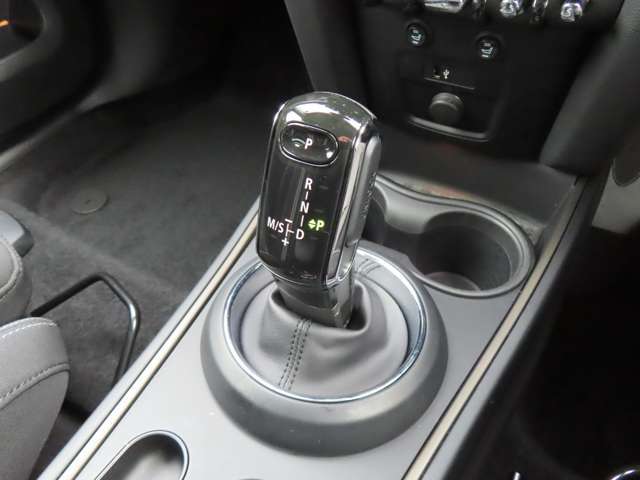 シフトレバーです。