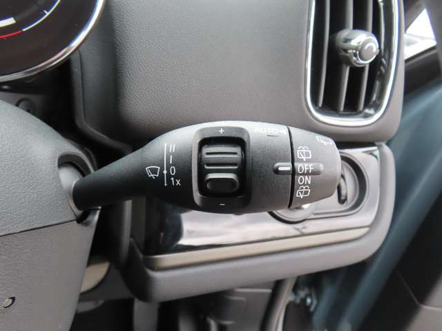 レインセンサー装備しておりますので雨量によって動きます！