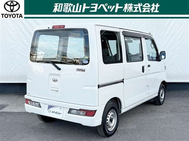 リフレッシュクリーニング「爽・快・車」施工！和歌ル山トヨペットの専門のスタッフが、独自の技術で一台一台丁寧に、内外装の清掃や除菌抗菌。下廻りやエンジンルームなど普段見えないところもキレイに仕上げます！