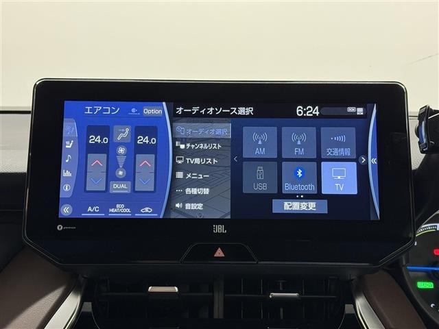 【12.3型ナビ】ナビゲーションや多彩なオーディオ機能を搭載した12.3インチのワイドディスプレイ。Apple CarPlayやAndroidAutoにも対応します。