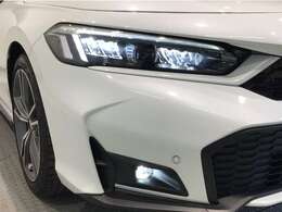 【LEDヘッドライト】ディスチャージヘッドライト（HID）と同等の明るさで、夜道や雨天走行が明るく視界良好！！　フォグライトも装備で、安心感さらにUPです♪安心ドライブを楽しんで下さい♪