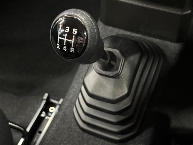 【フロア5速MT】思い通りな走行をお楽しみいただけます♪