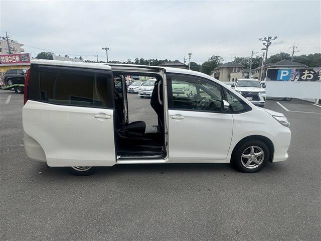 ☆ミニバン、セダン、コンパクトカー、軽自動車etc　展示台数常時100台以上だからきっと見つかるお気に入りの1台！皆様のご来店・お問合せ当店スタッフ一同、心よりお待ちいたしております☆