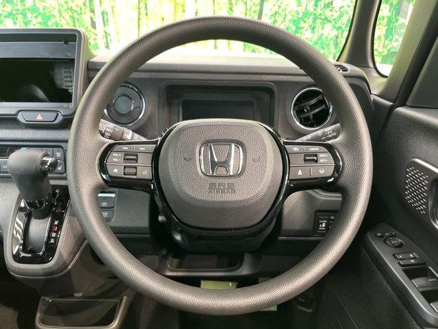 【ステアリングスイッチ】運転中、前方から目線をそらすことなく、オーディオ等の操作が可能な便利機能！安心＆快適なドライブを演出してくれます♪