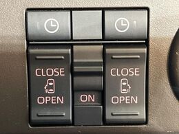 【両側パワースライドドア】スマートキーや運転席のスイッチで後席両側スライドドアの開閉が可能♪電動だから力を入れてドアを開ける必要が無く、小さなお子様でも簡単に開け閉めでき快適です♪