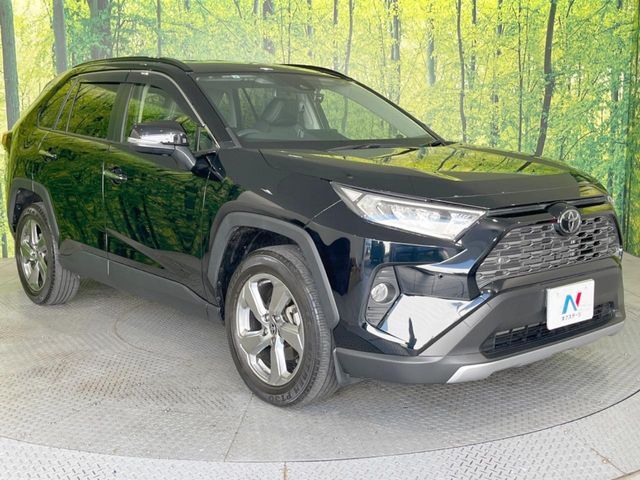 大好評のボディコーティング「弾スプラッシュコート」もご納車までに施工可能。通常のガラスコートと異なる、耐久年数6年の無機質ガラスコーティングが、ボディをキレイな状態に保ってくれます。