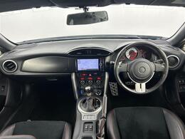 【インパネ全体】全方位で視界が広く、高い目線で運転もしやすいです！