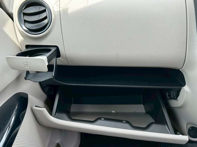 当社は、ウィルス除菌対策にてお客様の車検や整備・鈑金修理などお預かり車両と当店在庫車両は除菌作業を行い納車をしております。お客様にも出来る限り安心してご来店頂ける様、スタッフ一同お待ちしております。