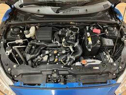 綺麗なエンジンルームです！納車前には整備士により点検整備を行い、交換部品等が発生した場合は交換してからご納車致します。