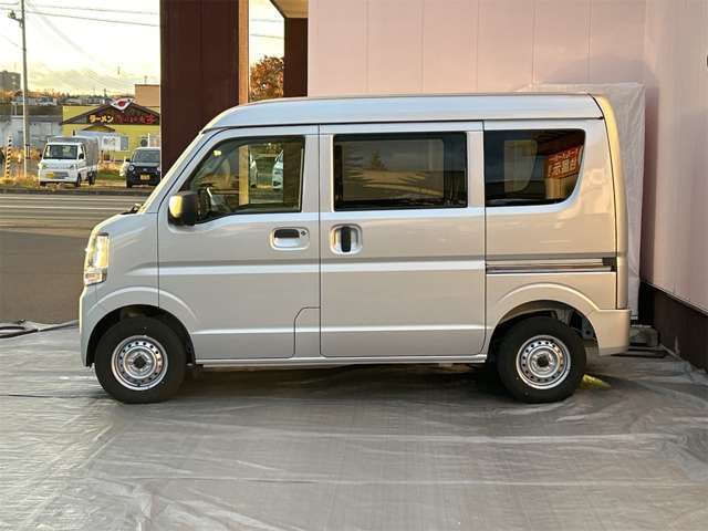 ☆★☆★道東最大級の届出済未使用車専門店シーモールです！！オールメーカーの取り扱いで、約200台の在庫車の中から気に入る1台を当店スタッフと一緒に選びませんか？？☆★☆★