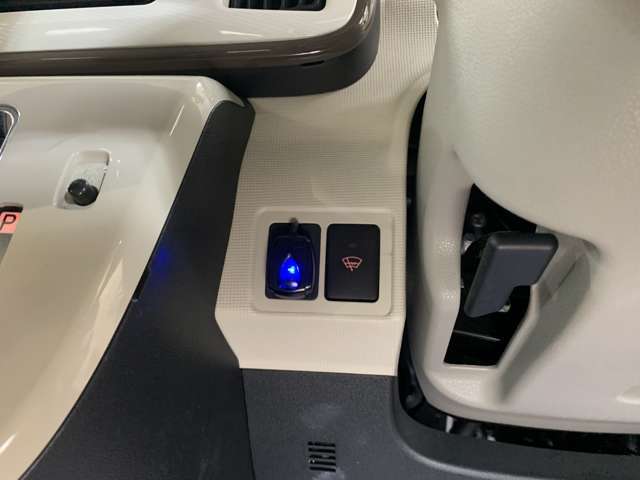 【成約特典】★★ガラポン抽選★★只今お車ご成約頂きますと、大型テレビや家電など豪華景品が当たる『ガラポン抽選会』を開催中です！※詳しくはスタッフまでお問い合わせください。