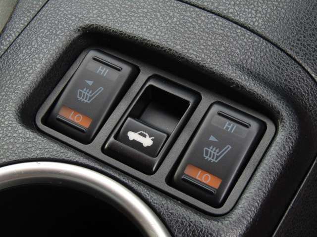 シートヒーター完備！　寒い季節でも瞬時に温めてくれますよ！