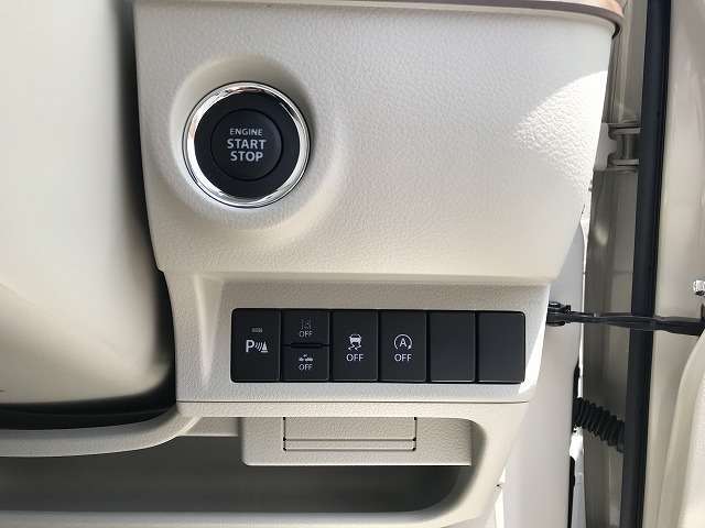 シートも綺麗に保ちたい！！という方には、シートコーティングがオススメ！ご納車前の施工をオススメしています！