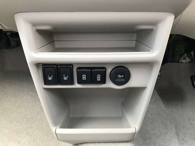 ドライブの必需品のナビやETC、ドライブレコーダーやバックカメラも取り扱いしています！お車以外の付属品も全て当店にお任せ下さい！